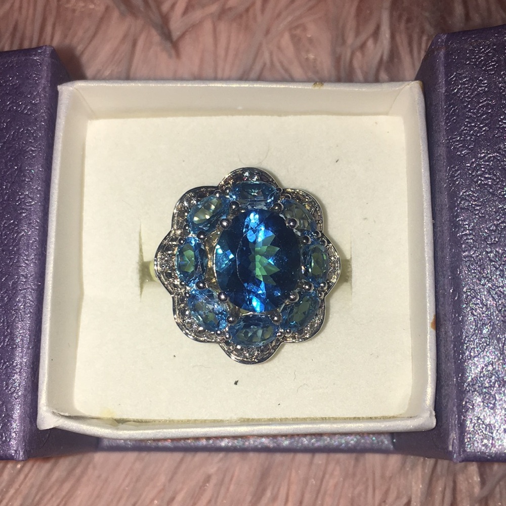 Beautiful dark blue costume jewelry 💙